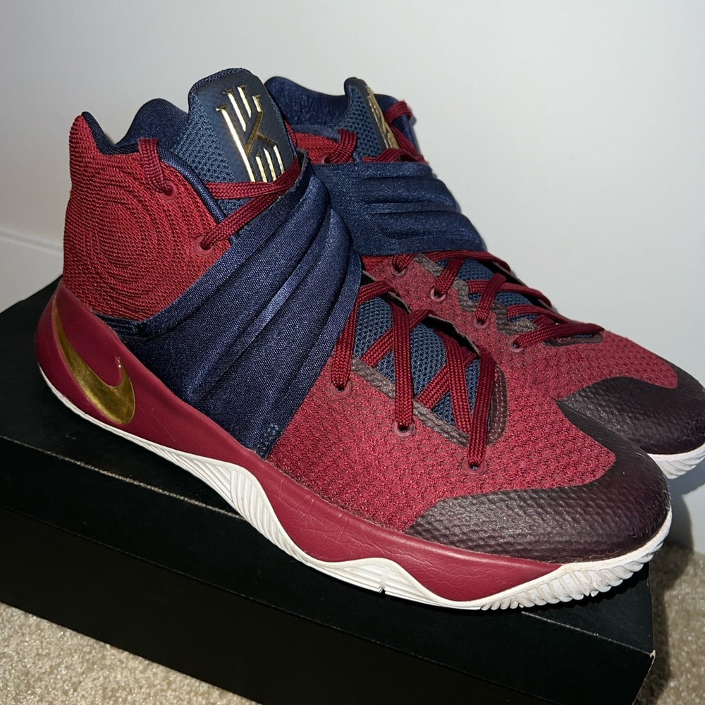 Nike ID Kyrie 2 men size 11.5 basketball shoes
